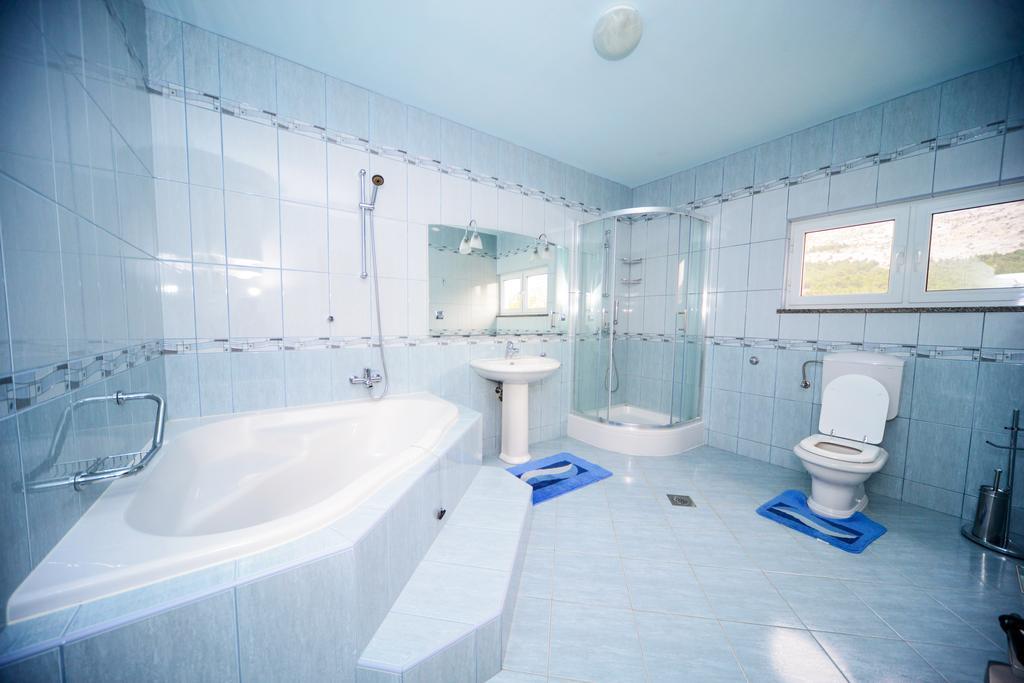 Apartments Dalmacija Starigrad Paklenica Room photo