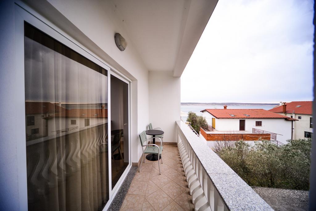 Apartments Dalmacija Starigrad Paklenica Room photo